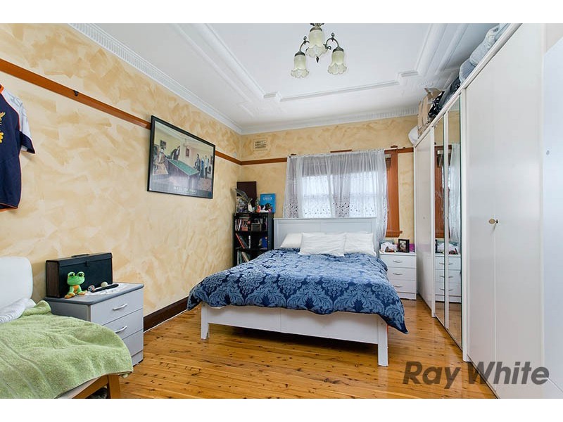 14 Planthurst Road, Carlton NSW 2218