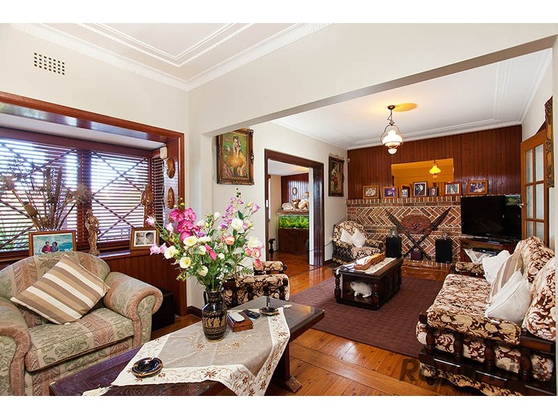 9 Bray Avenue, Earlwood NSW 2206