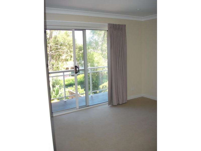 4 Maple Street, Lugarno NSW 2210