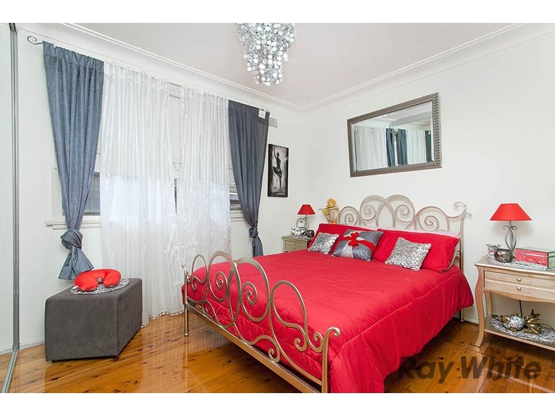 43 Belmore Road, Peakhurst NSW 2210