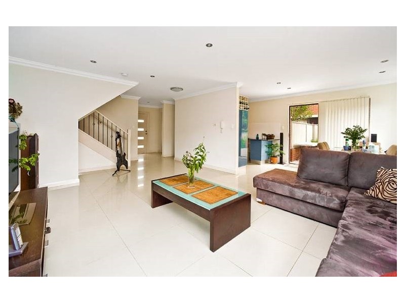 2/73 Water Street, Belfield NSW 2191