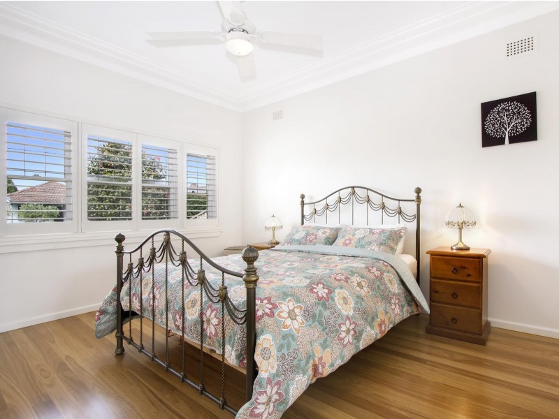 8 Tallawalla Street, Beverly Hills NSW 2209