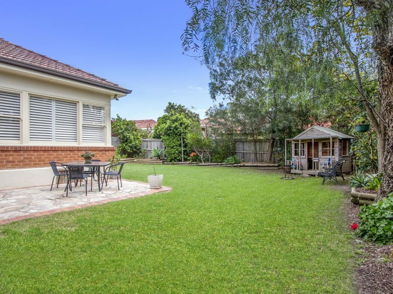 8 Tallawalla Street, Beverly Hills NSW 2209