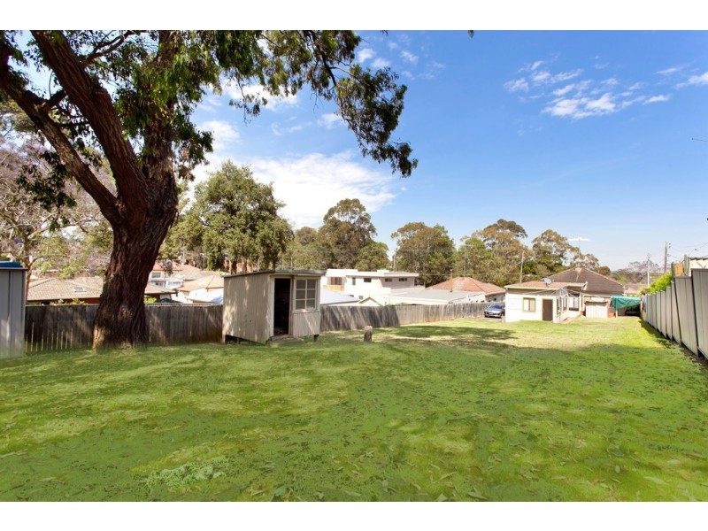 95 Bonds Road, Peakhurst NSW 2210