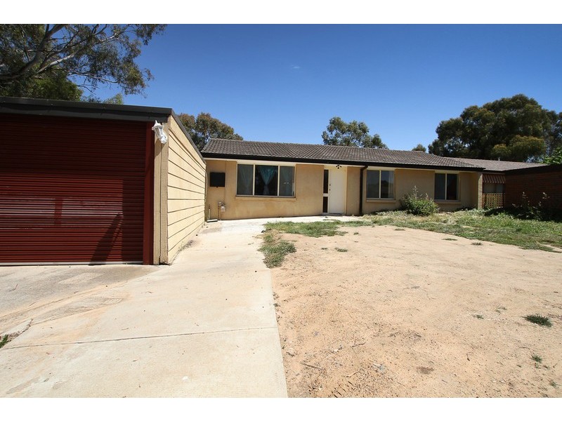 16 Skertchly Place, Florey ACT 2615