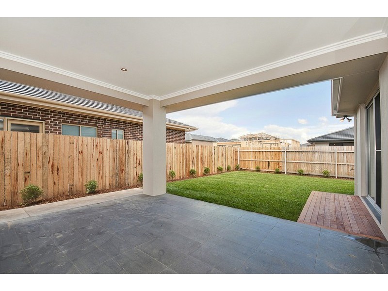 6 Horneville Street, Forde ACT 2914
