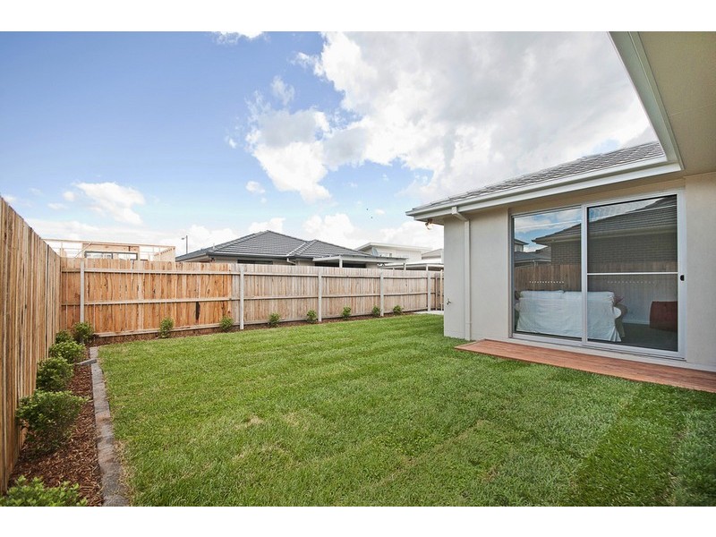 6 Horneville Street, Forde ACT 2914