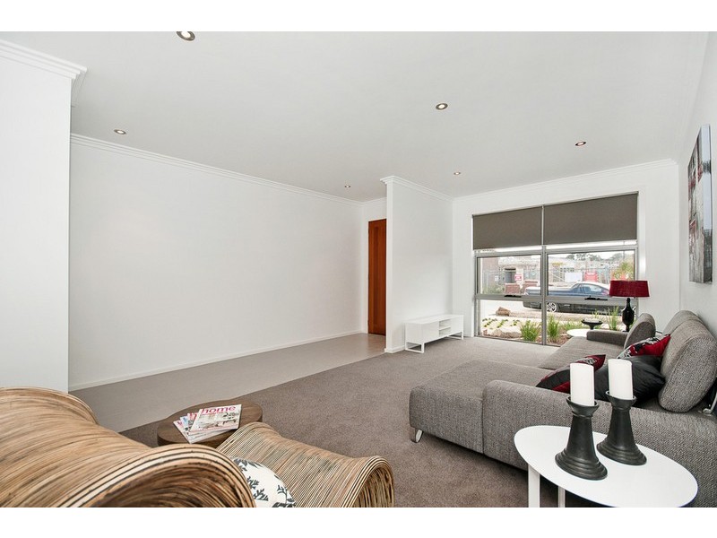 6 Horneville Street, Forde ACT 2914