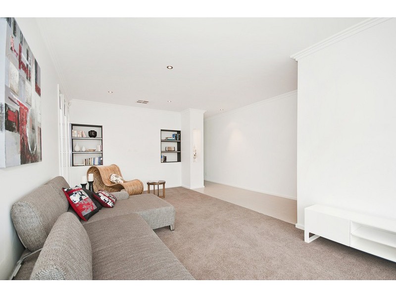 6 Horneville Street, Forde ACT 2914