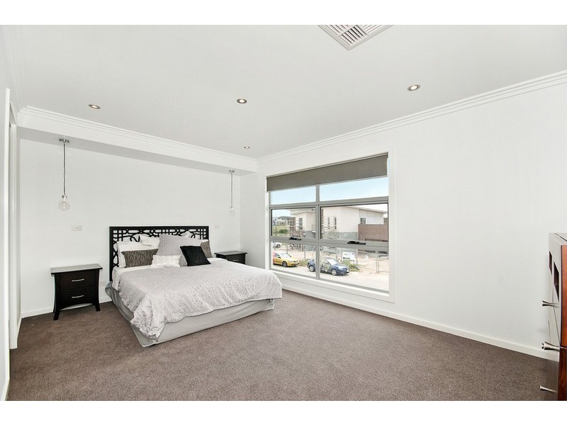 6 Horneville Street, Forde ACT 2914