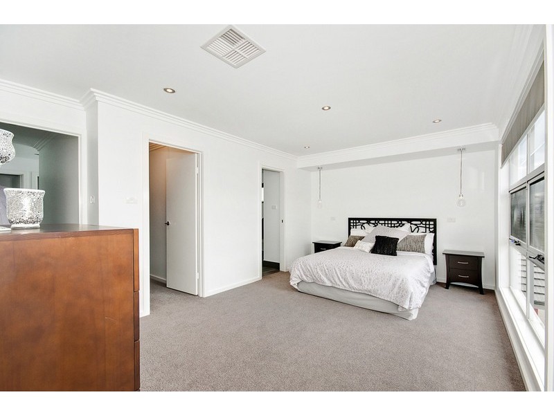 6 Horneville Street, Forde ACT 2914