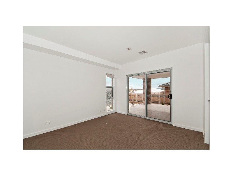 9 Hinde St, Franklin ACT 2913