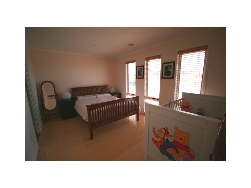 16 Helen Leonard Crescent, Forde ACT 2914