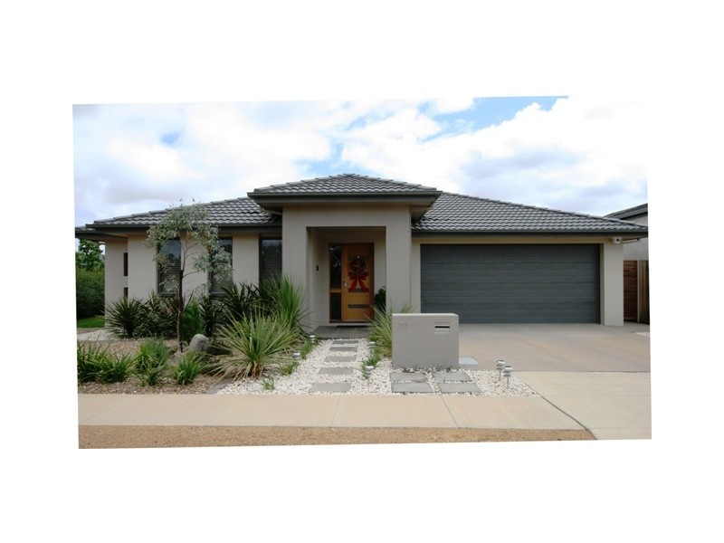 27 Judith Wright Street, Franklin ACT 2913