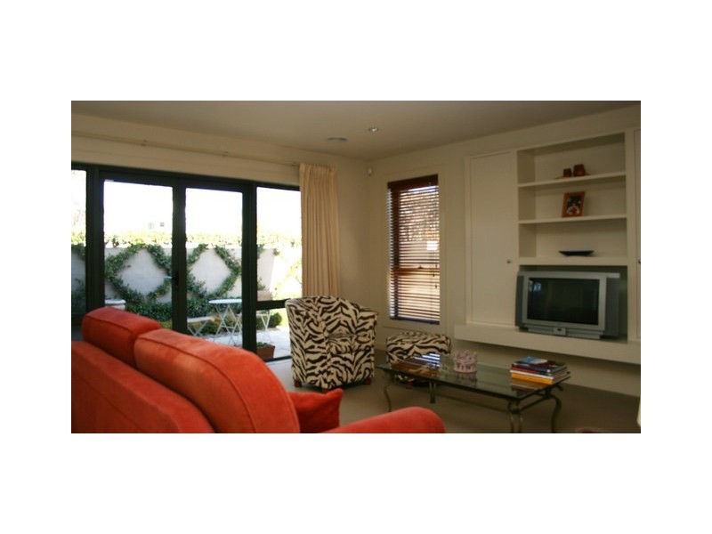 3 Maygar St, Hughes ACT 2605