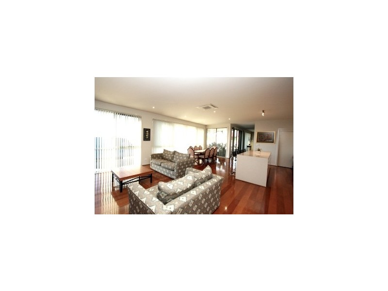 106 Waterfall Drive, Jerrabomberra NSW 2619