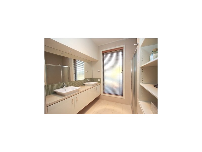 106 Waterfall Drive, Jerrabomberra NSW 2619