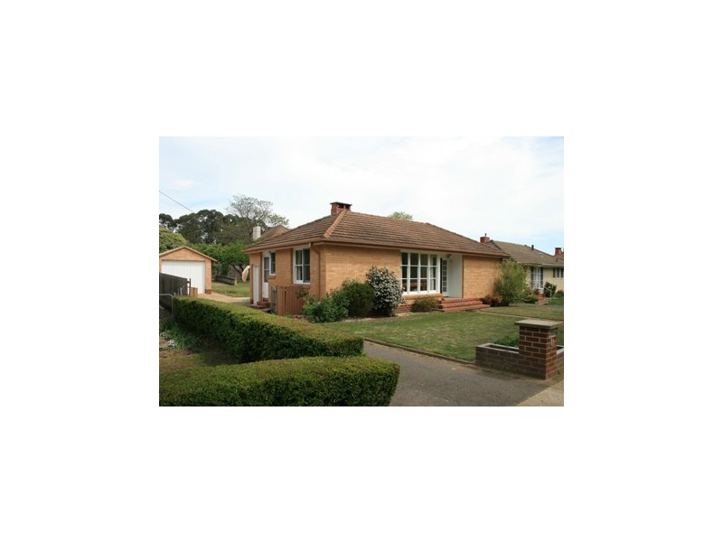 11 Loch St, Yarralumla ACT 2600