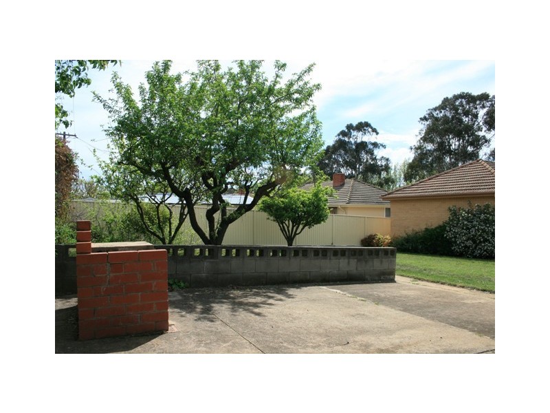 11 Loch St, Yarralumla ACT 2600