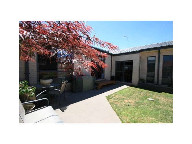 54  Ayrton St, Gungahlin ACT 2912