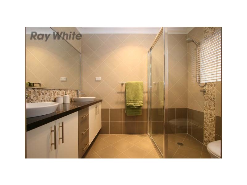 10 Buscombe Street, Forde ACT 2914