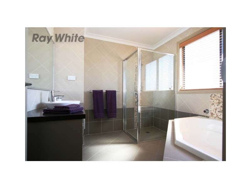 10 Buscombe Street, Forde ACT 2914