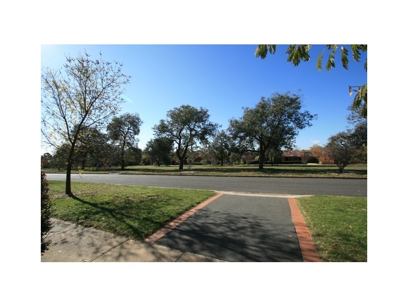 16 Meehan Gardens, Narrabundah ACT 2604