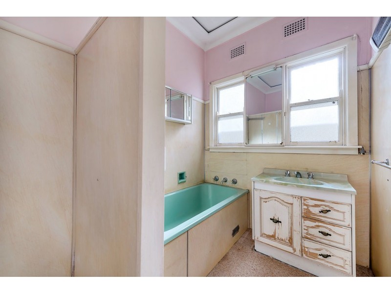 4 Elaine Street, Regents Park NSW 2143