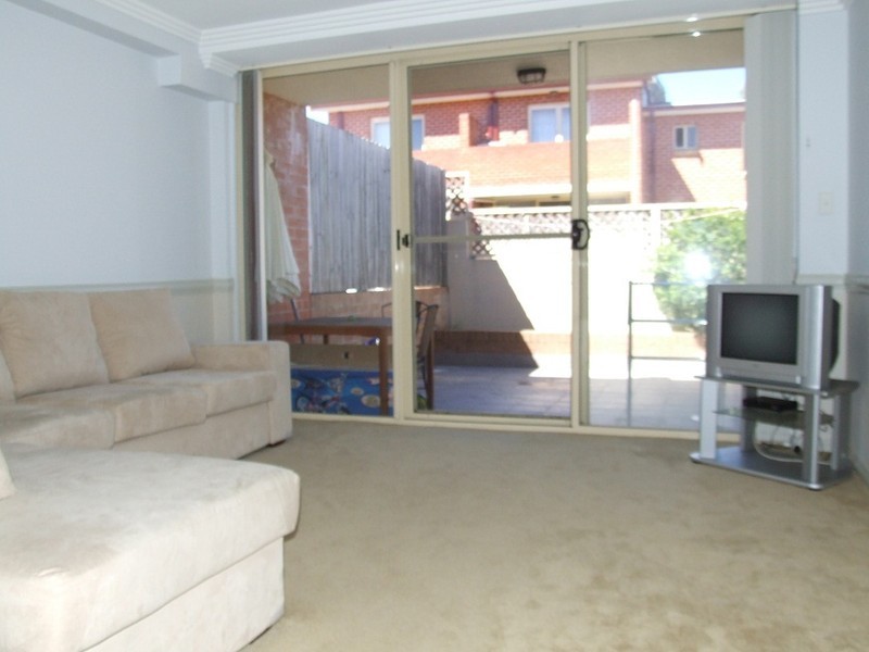 18/33-41 Hanks Street, Ashfield NSW 2131