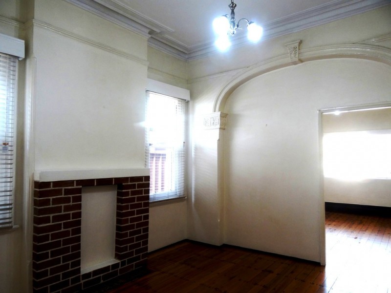 2/5 Robert Street, Ashfield NSW 2131