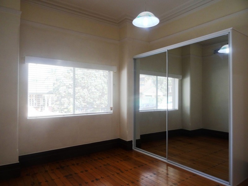 2/5 Robert Street, Ashfield NSW 2131