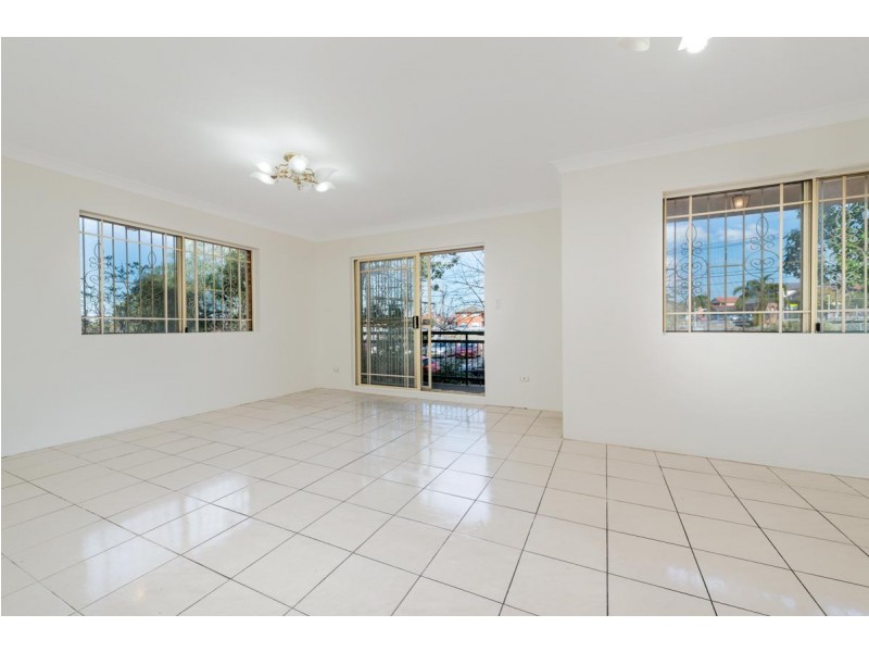 1/26 North Parade, Campsie NSW 2194