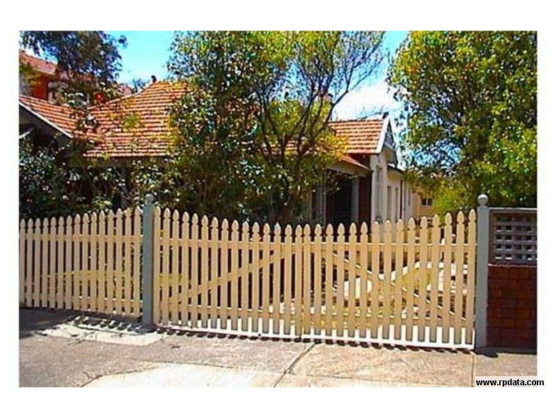 8 JULIA ST, Ashfield NSW 2131