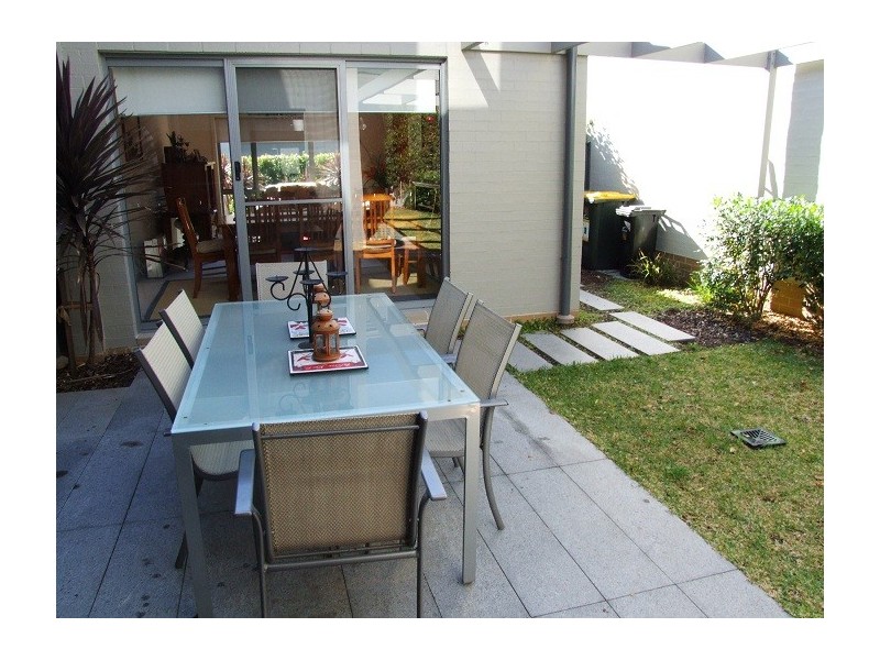 27 henricks Avenue, Newington NSW 2127