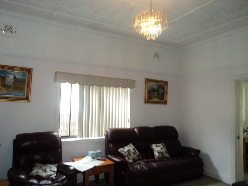 35 WOODSIDE AVE EAST, Burwood NSW 2134