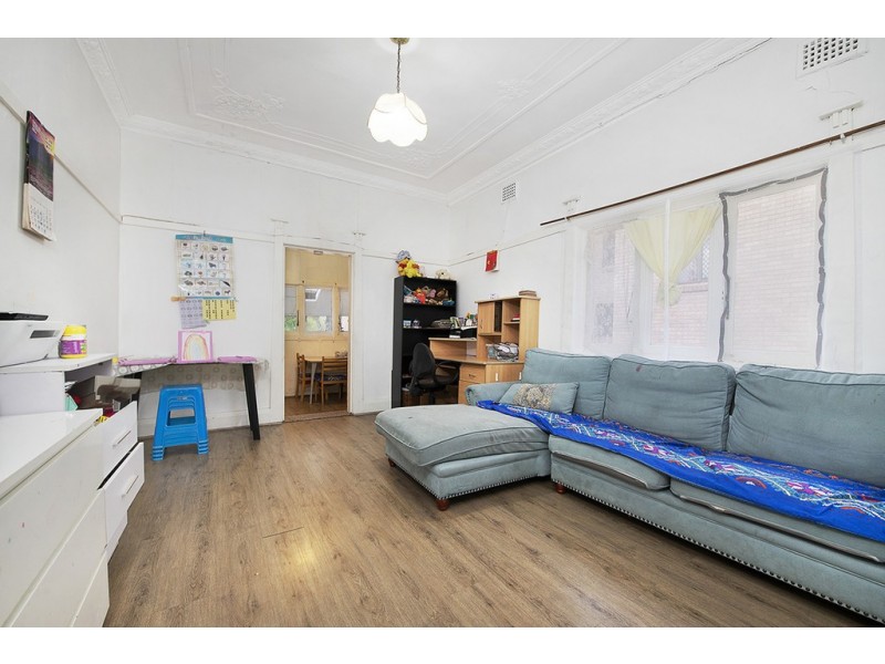 75 Ninth Avenue, Campsie NSW 2194