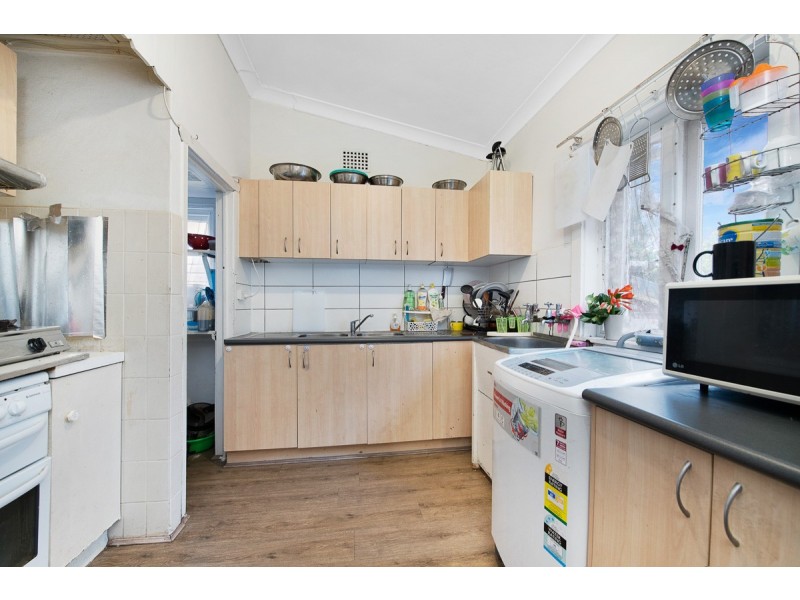 75 Ninth Avenue, Campsie NSW 2194