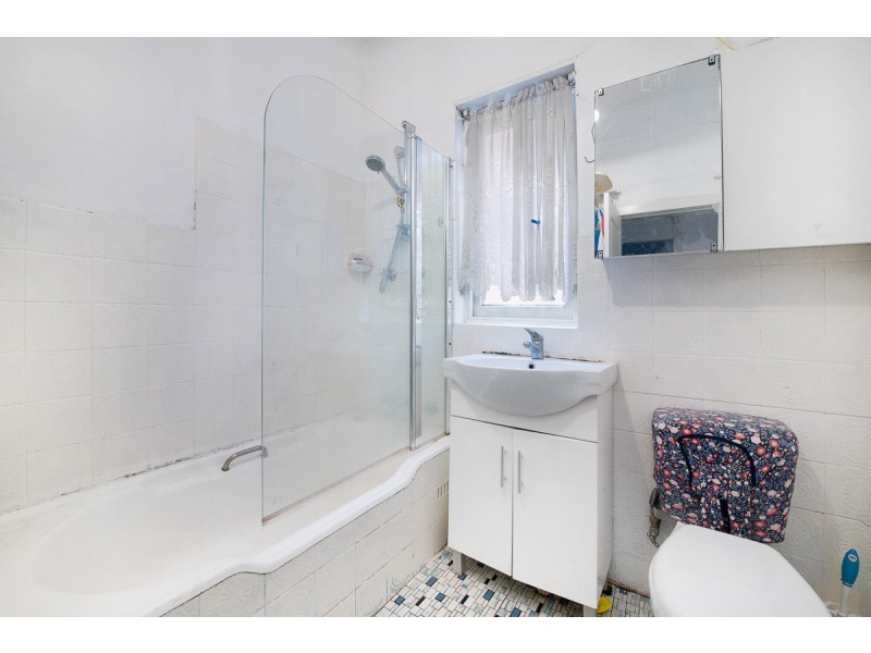 75 Ninth Avenue, Campsie NSW 2194