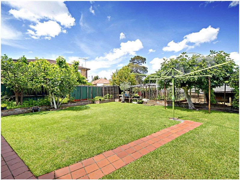 2A Roslyn Street, Ashbury NSW 2193