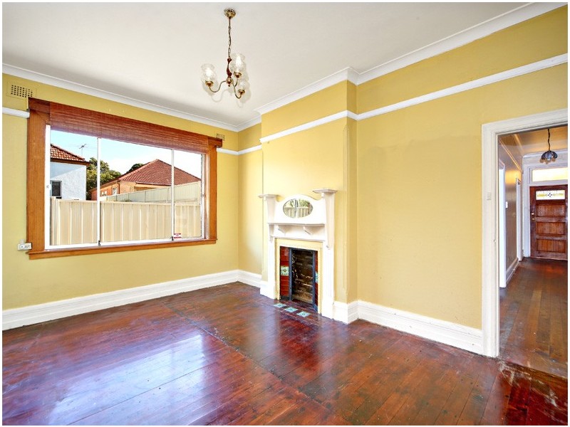 1 Ward Avenue, Canterbury NSW 2193