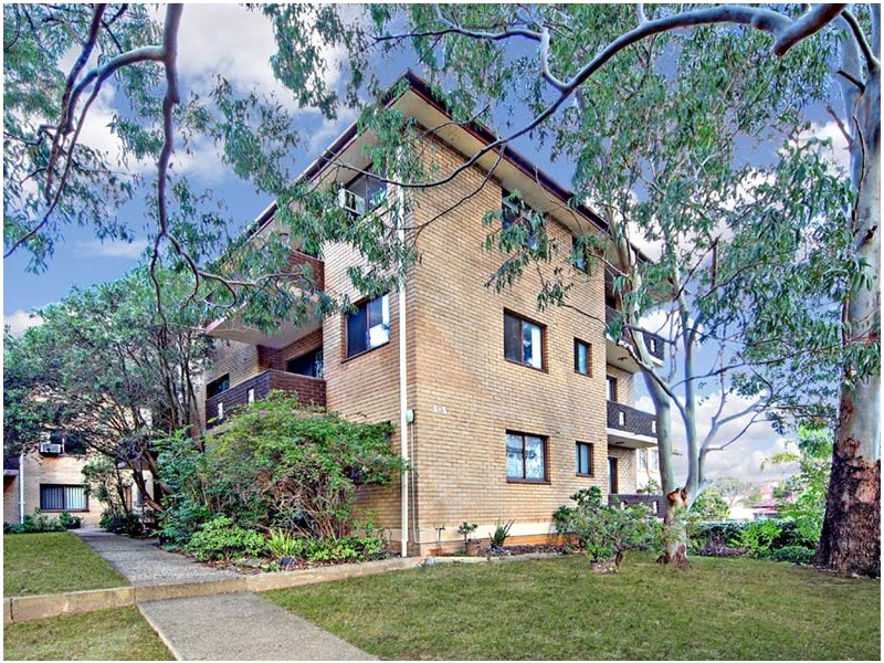 2/3 The Avenue, Ashfield NSW 2131