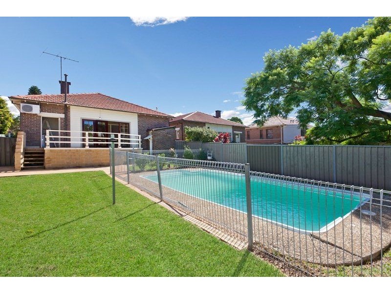 33 Cabarita Road, Concord NSW 2137
