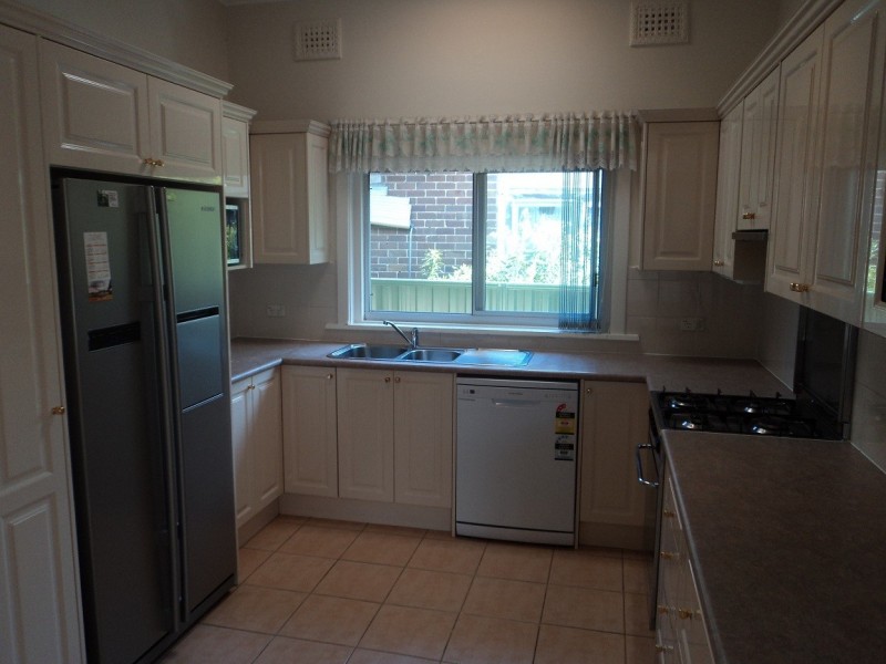 10 Earle Avenue, Ashfield NSW 2131