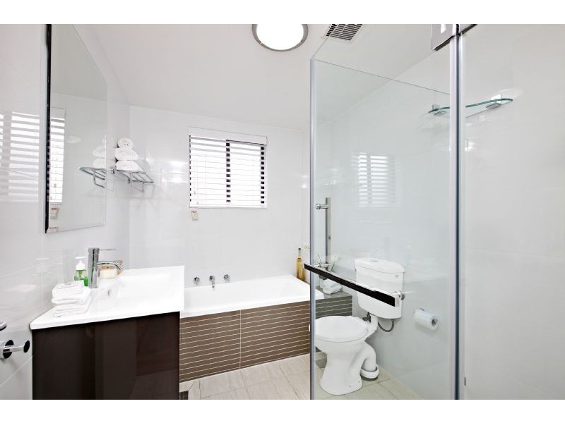 2/3 The Avenue, Ashfield NSW 2131