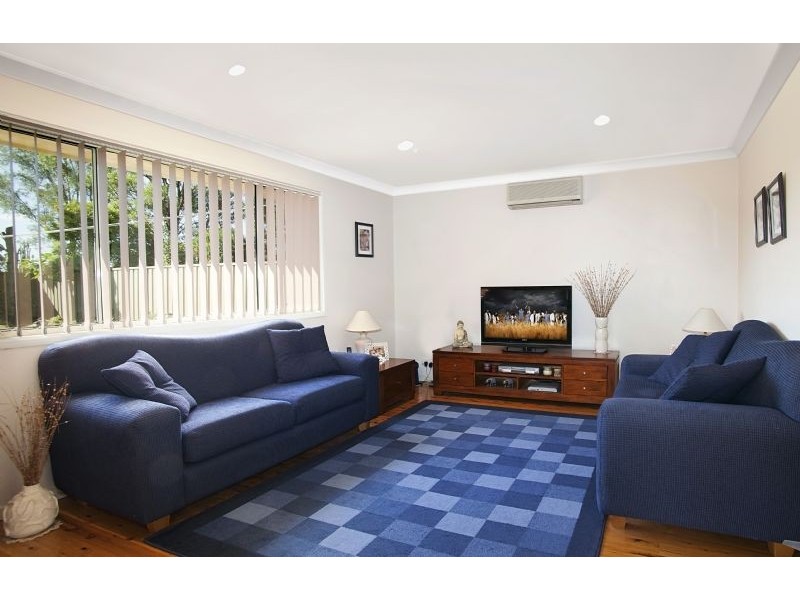 76 Oak Drive, Georges Hall NSW 2198