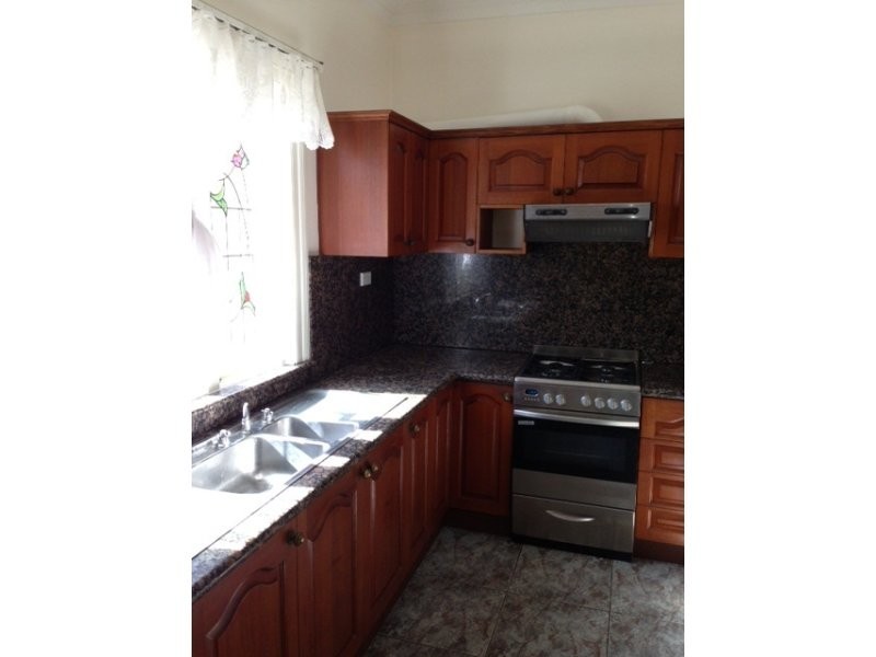 33 Lennartz Street, Croydon Park NSW 2133