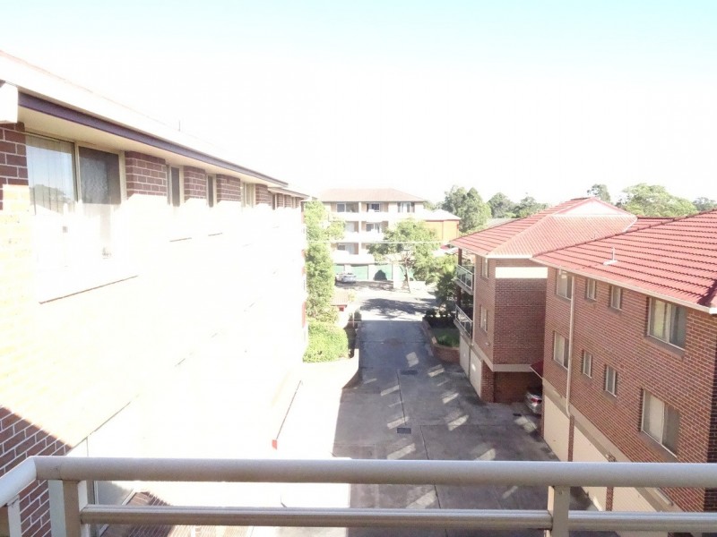 15/7 Third Avenue, Campsie NSW 2194