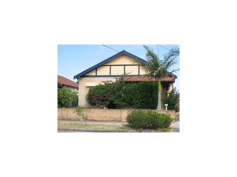 8 Hardy Street, Ashfield NSW 2131