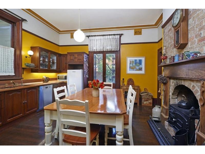 18 Julia Street, Ashfield NSW 2131