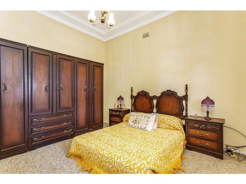 12 Hugh Street, Ashfield NSW 2131